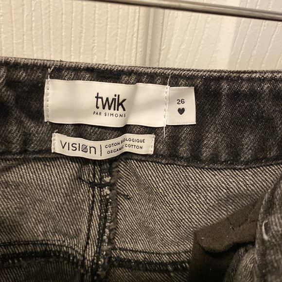 Simons high waisted denim shorts - Picture 2 of 4